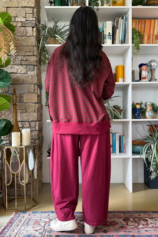 Sunday Morning Chill Sweatshirt Burgundy & Chocolate